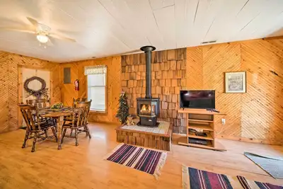 Image de Cozy Spragueville Studio Cabin by Maquoketa River