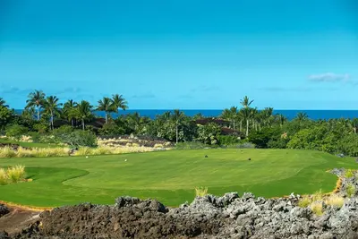 Image de Vues sur l'océan et les terrains de golf! Maison en rangée à trois chambres ** 2 voiturettes de golf **