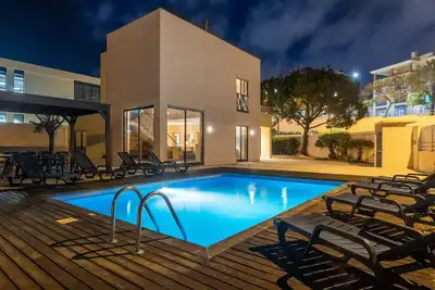 Image de Albufeira Villa De Luxe Victoria, À 5 Min De La Bande, 10 Min À Pied De La Plage, Wi Fi, A \/ C, Piscine
