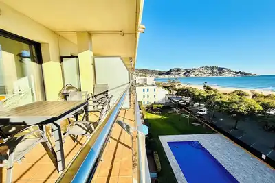 Image de Appartement en duplex, neuf avec trés belle vue et grand solarium au 5ème étage, accès dir