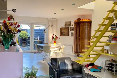 Image de Belle maison avec un mobilier design de luxe à Kortgene située sur le Veerse Meer.