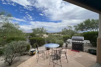 Image de Vues! Golf Casita avec 2 suites de maître, piscine, golf et randonnée à Starr Pass.
