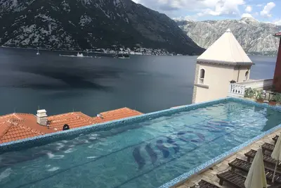 Image de Appartement de 2 chambres avec plage privée et piscine à Kotor Bay