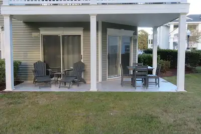 Image de Condo avec vue sur le golf au rez-de-chaussée 2br \/ 2ba