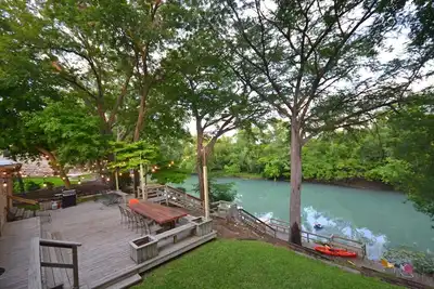 Image de Maverick's River Haus - Spectaculaire rivière Guadalupe Riverfront, venez en profiter!