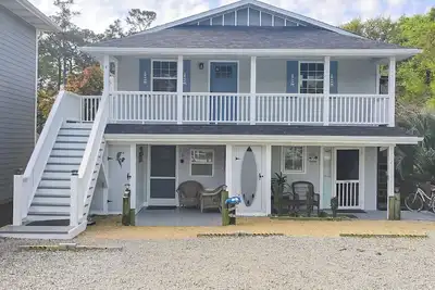 Image de Ocean Isle Beach Studio w / Patio - 1 Mi à Pier!