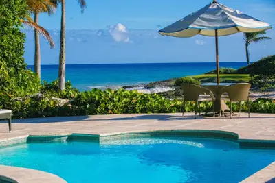 Image de Villa de luxe au bord de l’océan, Cap Cana, avec le chef certifié \/ majordome.