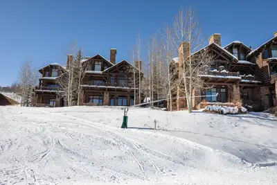 Incroyable de ski-in \/ out 5 Chambre Accueil Directement sur les pentes. Vues!