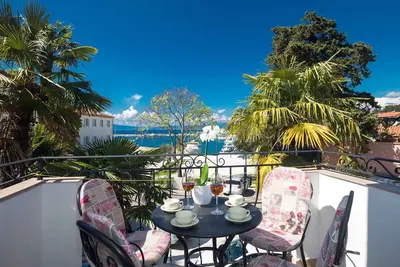 Appartement de vacances avec climatisation et vue sur la mer