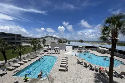 Image de A quelques pas de la plage! Magnifique Condo Oceanfront 3 chambres dans Premier Resort! !