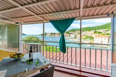 Garçonnière prés de la plage Brna, Korcula (As-9162-b)