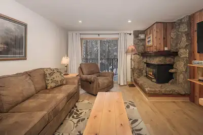 Image de Magnifiquement mis ��� jour deux condo, près de Winter Park Resort
