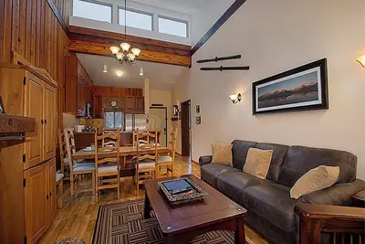 Image de Superbe mise à jour de deux chambres à coucher Winter Park Condo minutes de Winter Park Resort, pr��s de tout