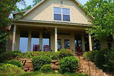 Image de Magnifique chalet East Texas sur un lac privé - Vrbo Premier Property