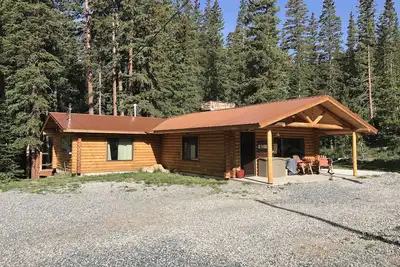 Image de Remodelé Log Cabin On The Creek!