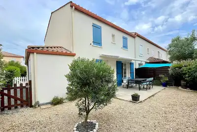Image de Maison 2 chambres avec piscine, à 150m de la plage, jardin, terrasse, parking, Wifi à Brétignolles-sur-Mer