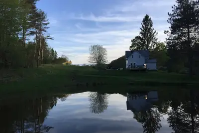 Image de Country Paradise remodelé ferme sur 123 acres à apprécier.