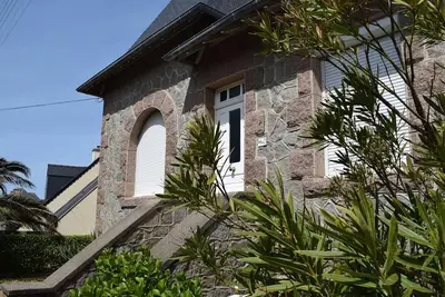 Image de Maison en pierre 3* rénovée, jardin, Wifi, proche plage et commerces, Ploumanac'h