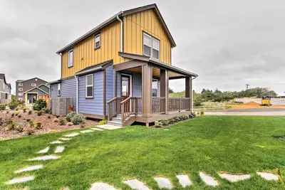 Image de Ocean Shores Home w / Hot Tub - Promenade à la plage, Canal