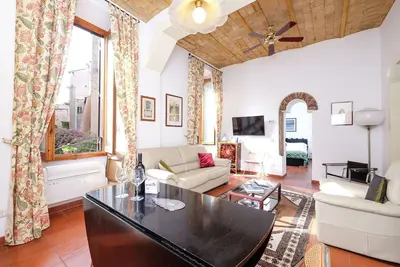 Image de Trastevere Charming Retreat on Cobblestone Street