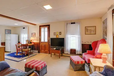 Image de 12 acres Lawrenceville Apt w / Deck par Gaming Lands!