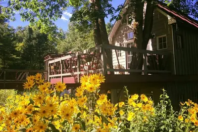 Image de Cabane dans les arbres oiseaux très bien situé. . . . . . beaucoup à faire tout l'été. . . . . .