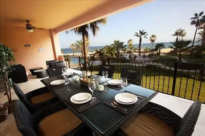 Image de 2200 pieds carrés de luxe en bord de mer - Tarifs spéciaux d'automne! !
