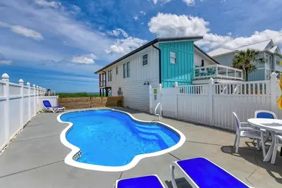 Image de Ocean Mist - 7 lit, 5 salles de bain, maison en bord de mer avec piscine