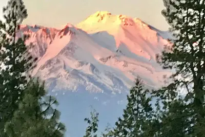 Image de Mt Shasta Cabine / Studio