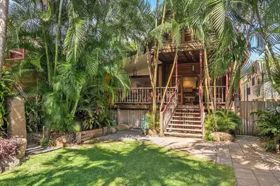 Image de Un Parfait SÉJOUR - Longue maison - excentrique Belongil Beach House