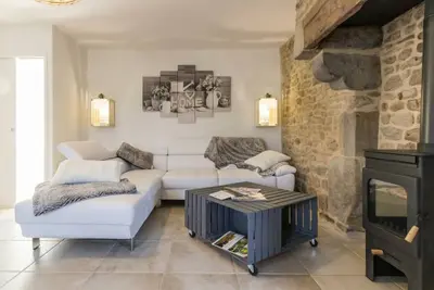 Image de Maison spacieuse avec terrasse et jardin clos, près de Granville