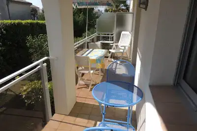 Image de Royan : T2 cosy avec terrasse, proche plage et commerces, parking privé