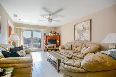 Image de Sc214-décorées avec goût 3 chambres 2 salles de bain condo