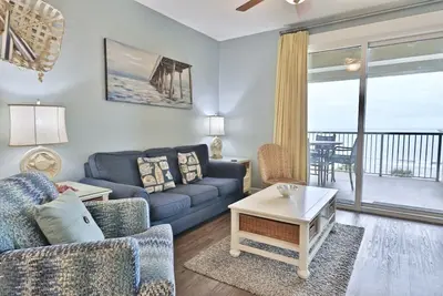 Image de Grand Panama 2br 2ba w / couchettes dort 8!