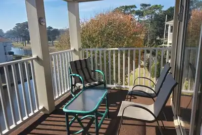 Image de Confortable et accueillant 2 chambres dans la communauté Tilghman Shores. Courte promenade à la plage!