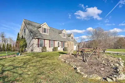 Image de Spacious Home 8 Miles to Vermont Summer Festival!