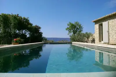 Maison indépendante, climatisée, pour 2 personnes sur terrain propriétaire.