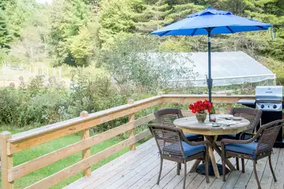 Image de Creekside Cottage près de la promenade Blue Ridge, du sentier musical Crooked Road et du festival Floyd