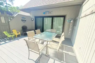 Image de Sea Colony West - 2br, 2ba - Cosy Coastal Cottage par le centre de tennis et la plage