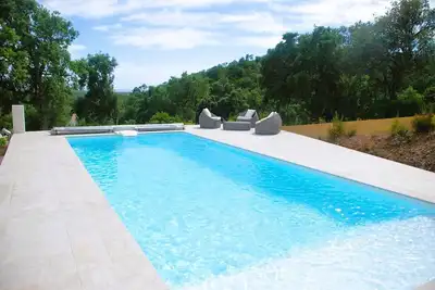 Image de Villa pour 6 personnes avec piscine et vue dégagée à La Londe-Les-Maures
