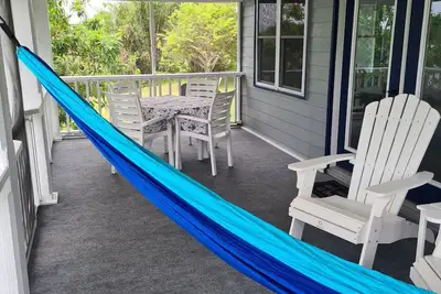 Belle maison avec wifi, Tv, A / C, quai privé, piscine et puissance de générateur de secours
