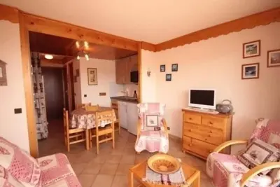 Image de Studio Cabine avec Balcon Sud, 4 Couchages, Equipé, Vue Pistes