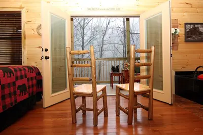 Image de Plus de 700 $ en billets gratuits, cabine isolée, vues, bain à remous, jacuzzi cardiaque, Internet, Gatlinburg / Pf