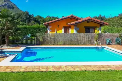 Image de Maison avec jardin et barbecue privés. Animaux acceptés. Piscine commune