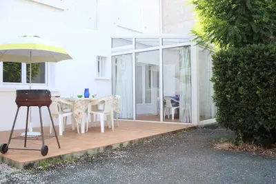 Image de Maison près du port de La Cotinière, 4 couchages, terrasse, véranda, parking sur propriété