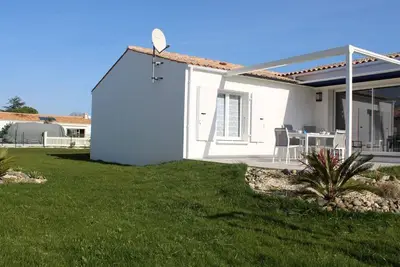 Image de Maison moderne à Saint-Pierre-d'Oléron avec jardin, terrasse, 5 couchages, proche commerces