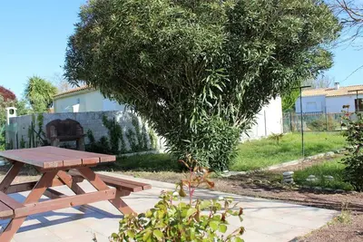 Image de Maison calme avec jardin clos, à proximité de la plage et des pistes cyclables, 4 couchages