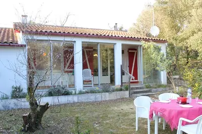 Image de Maison 2 pièces à Saint-Pierre-d'Oléron, 4 couchages, proche plage, grand jardin, véranda, calme