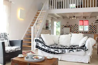 Image de Maison de standing 6 couchages, jardin clos, garage, proche marché et pistes cyclables – ménage inclus