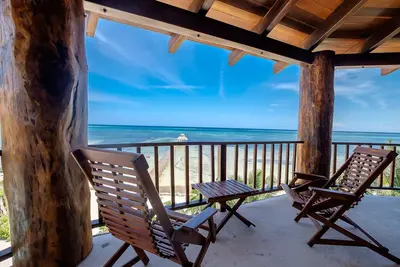 Image de Luxueux Condo sur la plage au 3ème étage - Tarifs spéciaux d'été!